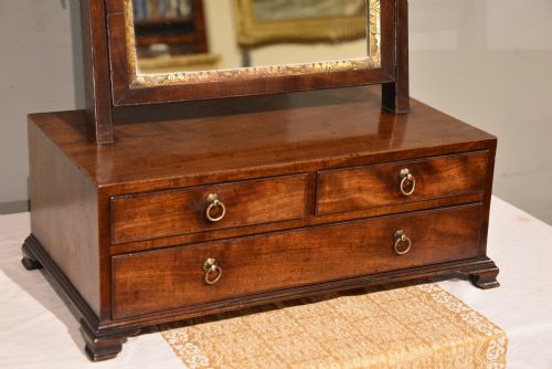 GEORGE III MAHOGANY DRESSING MIRROR - ADDITIONAL PHOTO 1