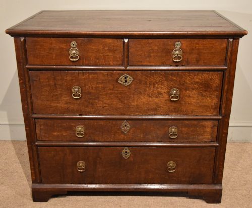 17th century oak cottage chest of drawers - CATEGORY: ANTIQUE CHEST OF DRAWERS - DATED 17TH CENTURY