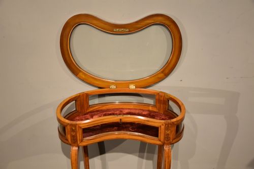 19TH CENTURY SATINWOOD KIDNEY SHAPED BIJOUTERIE TABLE - ADDITIONAL PHOTO 5