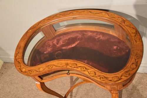 19TH CENTURY SATINWOOD KIDNEY SHAPED BIJOUTERIE TABLE - ADDITIONAL PHOTO 6