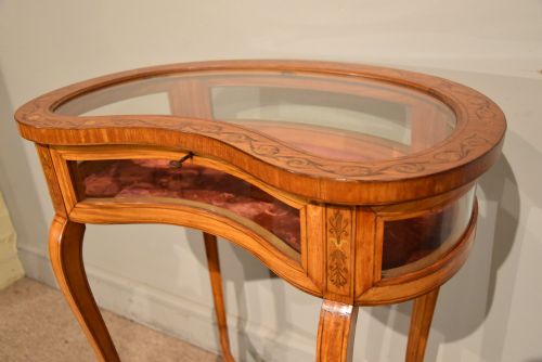 19TH CENTURY SATINWOOD KIDNEY SHAPED BIJOUTERIE TABLE - ADDITIONAL PHOTO 8