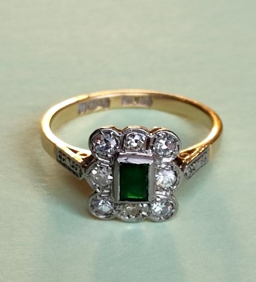 ART DECO 18CT GOLD PLATINUM EMERALD DIAMOND CLUSTER RING - ADDITIONAL PHOTO 1