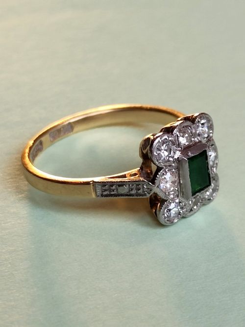 ART DECO 18CT GOLD PLATINUM EMERALD DIAMOND CLUSTER RING - ADDITIONAL PHOTO 2