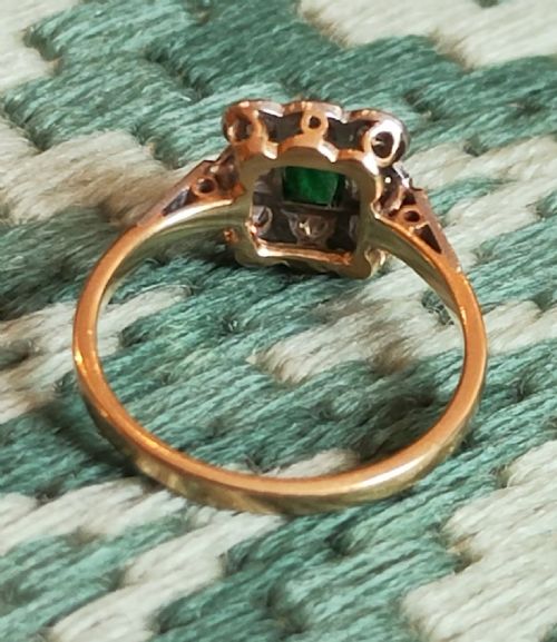 ART DECO 18CT GOLD PLATINUM EMERALD DIAMOND CLUSTER RING - ADDITIONAL PHOTO 3