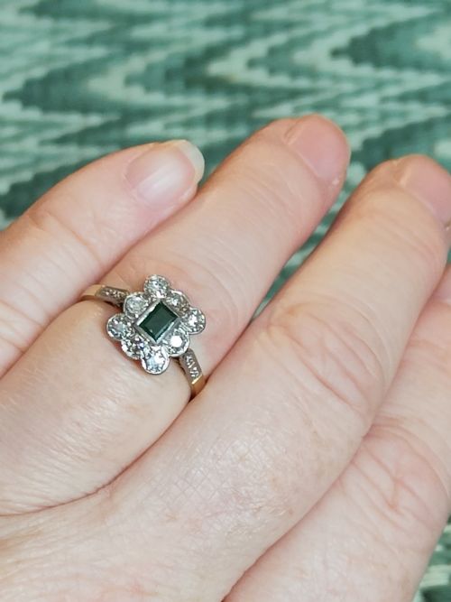 ART DECO 18CT GOLD PLATINUM EMERALD DIAMOND CLUSTER RING - ADDITIONAL PHOTO 6