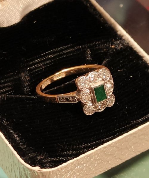 ART DECO 18CT GOLD PLATINUM EMERALD DIAMOND CLUSTER RING - ADDITIONAL PHOTO 9