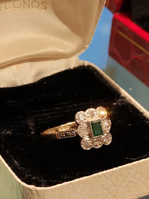 ART DECO 18CT GOLD PLATINUM EMERALD DIAMOND CLUSTER RING - ADDITIONAL PHOTO 10