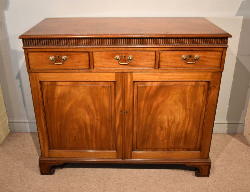 george iii mahogany dwarf linen press cupboard - CATEGORY: ANTIQUE CUPBOARDS - DATED 18TH CENTURY