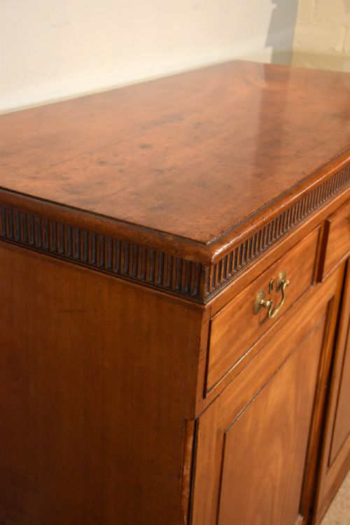 GEORGE III MAHOGANY DWARF LINEN PRESS CUPBOARD - ADDITIONAL PHOTO 9