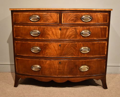 sheraton george iii mahogany bow fronted chest of drawers - CATEGORY: ANTIQUE CHEST OF DRAWERS - DATED GEORGIAN