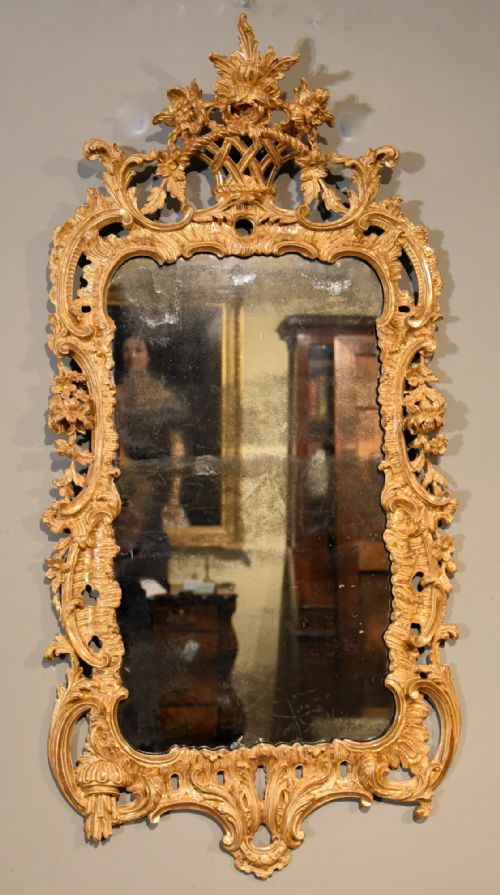 18th century carved giltwood mirror - CATEGORY: ANTIQUE MIRRORS - DATED 18TH CENTURY