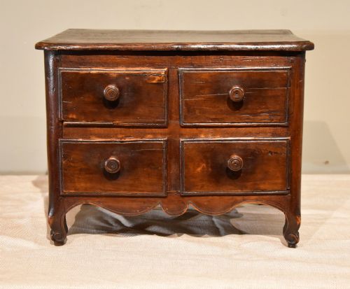 MINIATURE OAK AND WALNUT CHEST OF DRAWERS - ADDITIONAL PHOTO 1