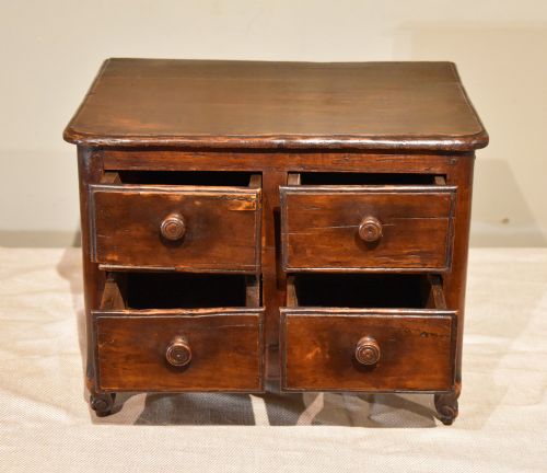 MINIATURE OAK AND WALNUT CHEST OF DRAWERS - ADDITIONAL PHOTO 2