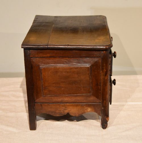 MINIATURE OAK AND WALNUT CHEST OF DRAWERS - ADDITIONAL PHOTO 3
