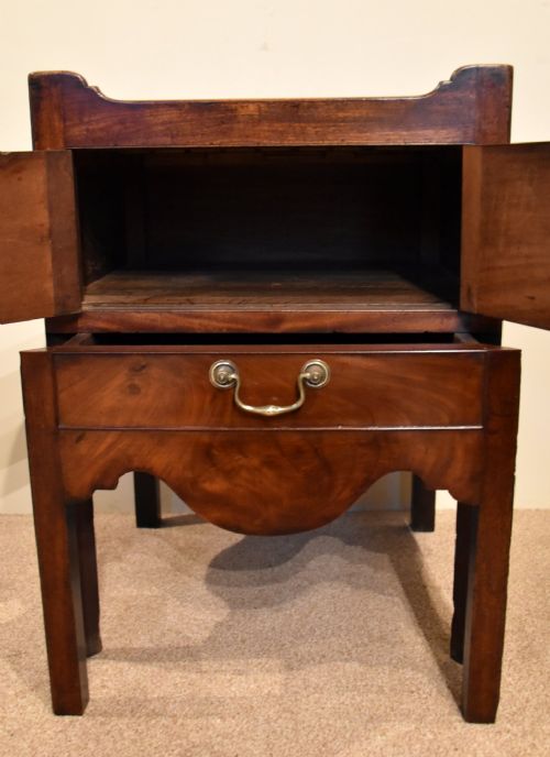 PAIR GEORGE III MAHOGANY BEDSIDE COMMODES - ADDITIONAL PHOTO 4