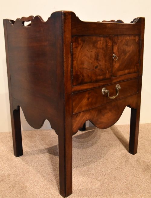 PAIR GEORGE III MAHOGANY BEDSIDE COMMODES - ADDITIONAL PHOTO 6