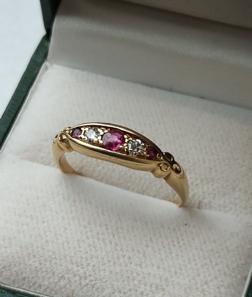 PRETTY VICTORIAN 18CT GOLD RUBY DIAMOND RUBOVER RING SIZE P USA 734 - ADDITIONAL PHOTO 4