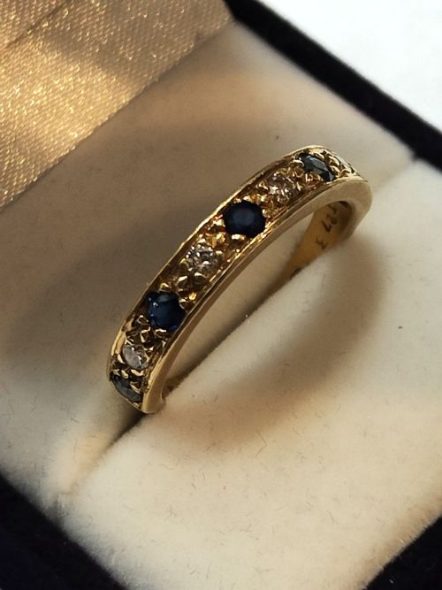 VINTAGE 50S 18CT GOLD SAPPHIRE DIAMOND HALF ETERNITY RING SIZE N - ADDITIONAL PHOTO 2