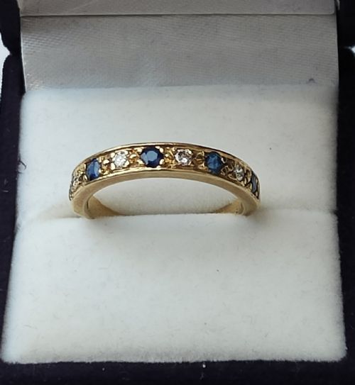 VINTAGE 50S 18CT GOLD SAPPHIRE DIAMOND HALF ETERNITY RING SIZE N - ADDITIONAL PHOTO 3
