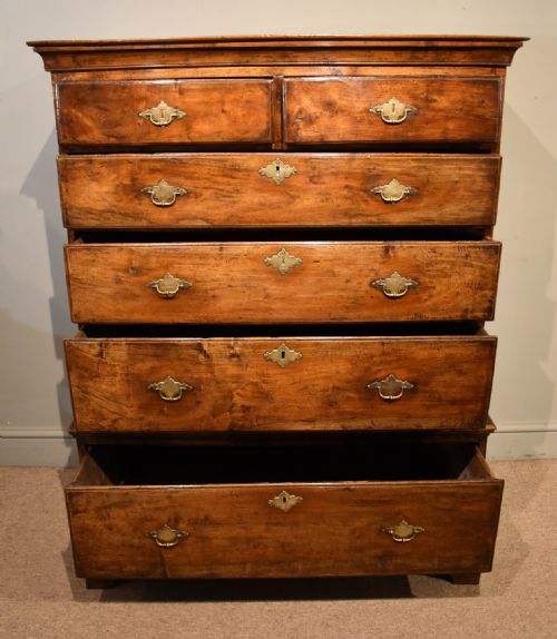 EARLY 18TH CENTURY WALNUT CHEST ON STAND - ADDITIONAL PHOTO 3