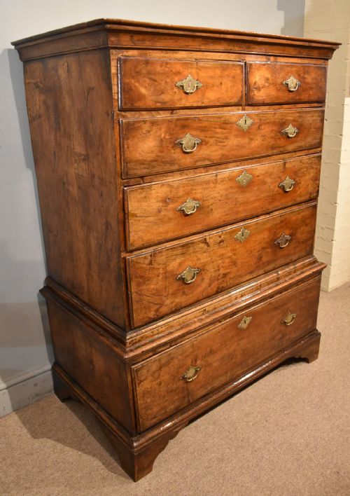 EARLY 18TH CENTURY WALNUT CHEST ON STAND - ADDITIONAL PHOTO 4