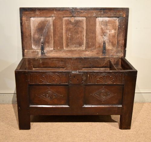 SMALL CHARLES I OAK TWO PANELLED COFFER - ADDITIONAL PHOTO 2
