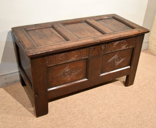 SMALL CHARLES I OAK TWO PANELLED COFFER - ADDITIONAL PHOTO 5