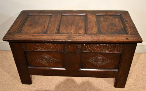 SMALL CHARLES I OAK TWO PANELLED COFFER - ADDITIONAL PHOTO 7