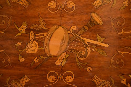 19TH CENTURY MAHOGANY DECORATED TRAY - ADDITIONAL PHOTO 2