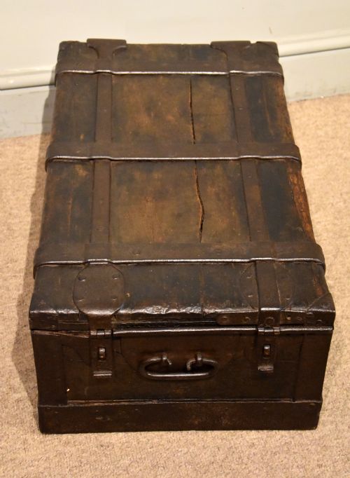 18TH CENTURY CONTINENTAL IRON BOUND STRONG BOX - ADDITIONAL PHOTO 4