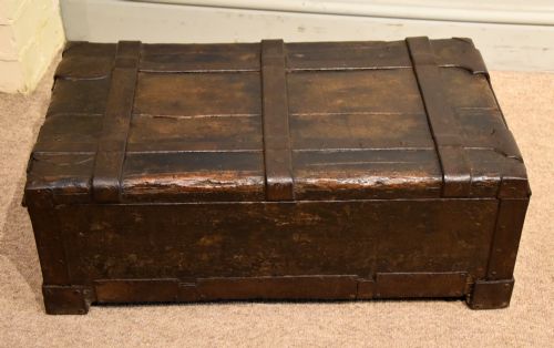 18TH CENTURY CONTINENTAL IRON BOUND STRONG BOX - ADDITIONAL PHOTO 5