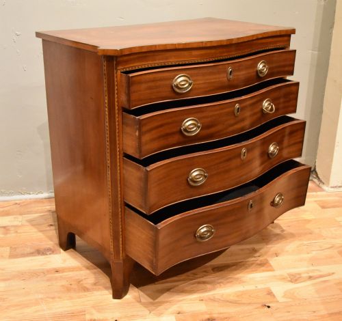 REGENCY MAHOGANY SERPENTINE CHEST OF DRAWERS - ADDITIONAL PHOTO 1