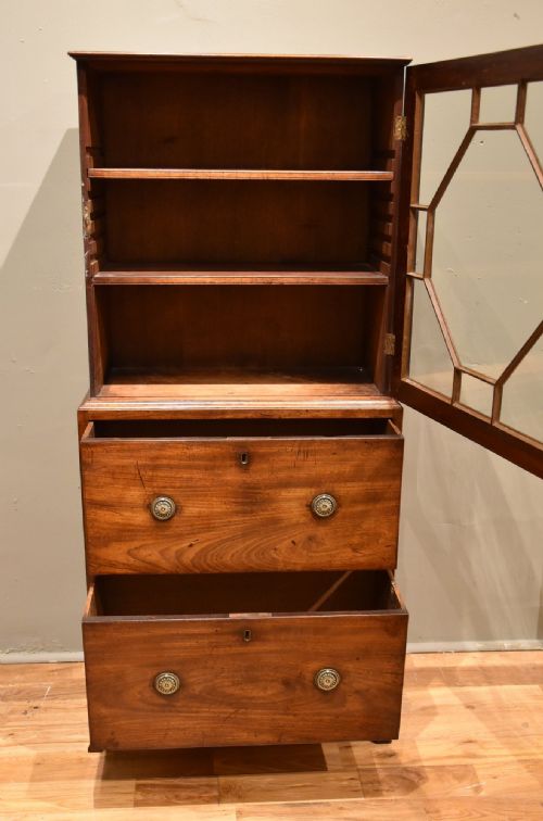 RARE GEORGE III MAHOGANY DWARF CABINET - ADDITIONAL PHOTO 3