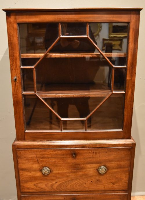 RARE GEORGE III MAHOGANY DWARF CABINET - ADDITIONAL PHOTO 6