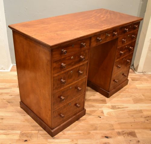 VICTORIAN FIGURED MAHOGANY KNEEHOLE DESK - ADDITIONAL PHOTO 3