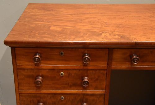 VICTORIAN FIGURED MAHOGANY KNEEHOLE DESK - ADDITIONAL PHOTO 7
