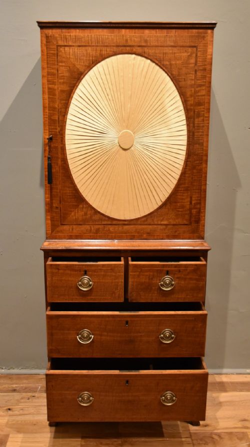 GEORGE III SHERATON PERIOD MAHOGANY COLLECTOR'S CABINET - ADDITIONAL PHOTO 1