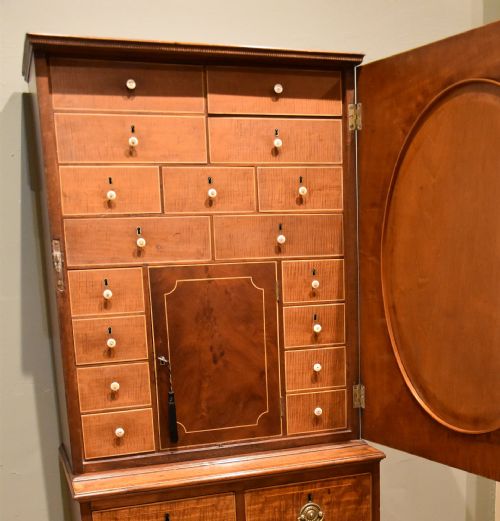 GEORGE III SHERATON PERIOD MAHOGANY COLLECTOR'S CABINET - ADDITIONAL PHOTO 3