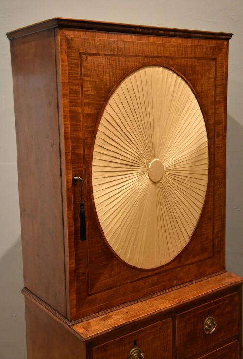 GEORGE III SHERATON PERIOD MAHOGANY COLLECTOR'S CABINET - ADDITIONAL PHOTO 6