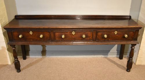 EARLY 18TH CENTURY OAK DRESSER - ADDITIONAL PHOTO 1