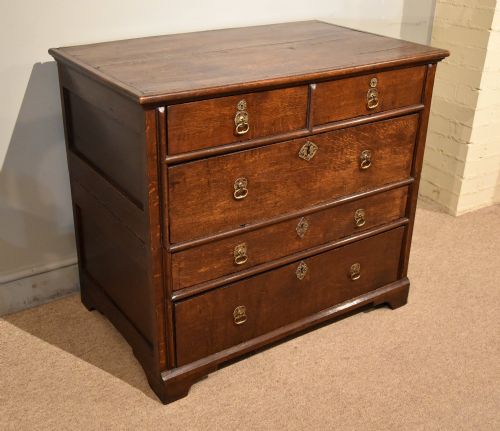 17TH CENTURY OAK COTTAGE CHEST OF DRAWERS - ADDITIONAL PHOTO 2