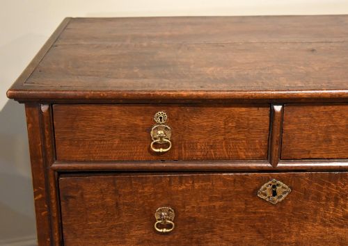 17TH CENTURY OAK COTTAGE CHEST OF DRAWERS - ADDITIONAL PHOTO 6