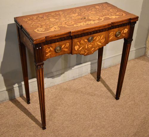 18th century dutch marquetry tea table - CATEGORY: ANTIQUE TABLES - DATED 18TH CENTURY
