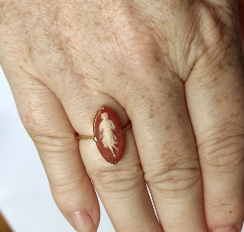 PRETTY ANTIQUE LARGE 9CT GOLD CAMEO RING - ADDITIONAL PHOTO 6