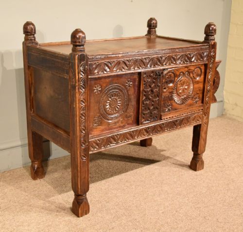 19TH CENTURY DOWRY CHEST CUPBOARD - ADDITIONAL PHOTO 4