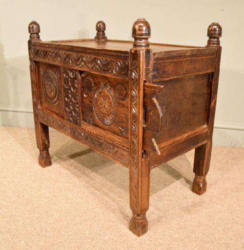 19TH CENTURY DOWRY CHEST CUPBOARD - ADDITIONAL PHOTO 5