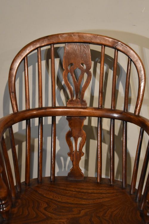 EARLY 19TH CENTURY YEW WOOD WINDSOR ARMCHAIR - ADDITIONAL PHOTO 4