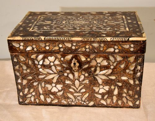 19TH CENTURY MOTHER OF PEARL CASKET BOX - ADDITIONAL PHOTO 1