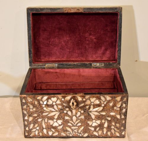 19TH CENTURY MOTHER OF PEARL CASKET BOX - ADDITIONAL PHOTO 3
