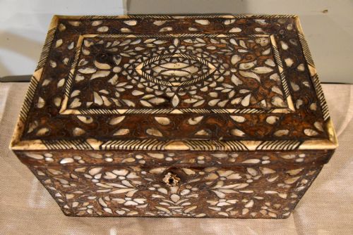 19TH CENTURY MOTHER OF PEARL CASKET BOX - ADDITIONAL PHOTO 5